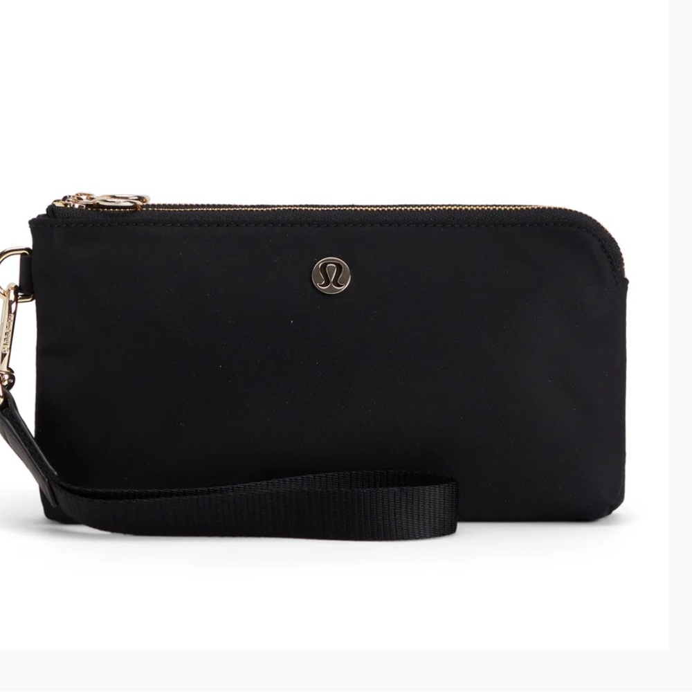 Lululemon Curved Wristlet NWT